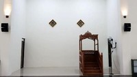 Peletakkan batu pertama pembangunan Masjid At-Taqarrub dilakukan Presiden Jokowi didampingi oleh Menteri PUPR Basuki Hadimuljono pada 15 Desember 2016 lalu. Istimewa/Kementerian PUPR.