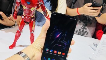 Ini OnPlus edisi Avengers. Foto: Sina Mobile