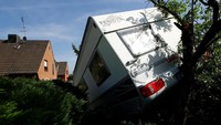 Dilansir dari Reuters, Kamis (17/5/2018), tornado membuat sejumlah kerusakan di sisi barat Duesseldorf. (Foto: Dok. REUTERS/Thilo Schmuelgen)