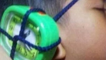 Ada juga yang masih dibangunin alarm, sampe ditempel ke kuping biar mempan. Foto: istimewa