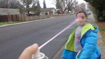 kena semprot deh. (Foto: goodfullness)