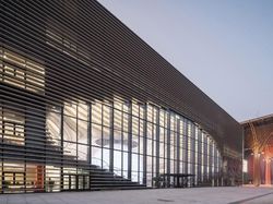 Kerennya Perpustakaan di China yang Mirip Stasiun Luar Angkasa