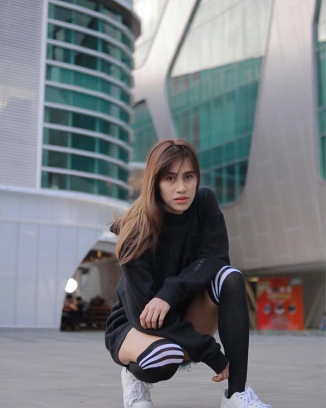 Memiliki wajah menawan dan tubuh yang indah, banyak yang menyebutkan bahwa atlet bulu tangkis ini juga pantas menjadi model. Foto: Instagram @manuputtybellaetrix