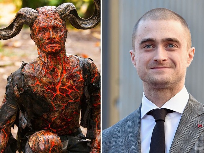 Daniel Radcliffe si Harry Potter berubah jadi sosok yang sangat menyeramkan dalam film Horns pada 2014. Daniel didandani dengan makeup kulit terkelupas dan berwarna merah. Dia juga memiliki dua tanduk di kepalanya. Foto: Getty Images, Istimewa