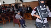 Aman menjalani sidang tuntutan karena aksi teror Bom Thamrin. Ia pun disebut-sebut menjadi dalang rusuh di Mako Brimob karena para napiter yang membuat rusuh meminta bertemu dengan Aman yang diakui sebagai pemimpin ISIS di Indonesia itu.