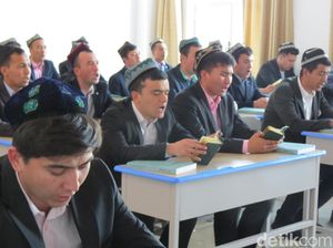 Benarkah Muslim Ditindas di Xinjiang China?