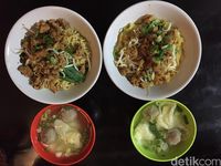  Resep  Mie  Goreng Bakso Lapangan Tembak