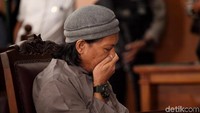 Jaksa menyatakan Aman melanggar Pasal 14 jo 6 dan Pasal 14 jo 7 UU No 15/2003. Perbuatan Aman juga menghilangkan nyawa anak dalam peristiwa bom Samarinda.