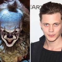 Penonton film It tentu sudah tidak asing lagi dengan sosok badut menyeramkan ini. Siapa sangka sosok di baliknya adalah seorang aktor tampan yang baru berusia 27 tahun, Bill Skarsgård. Makeup tebal berwarna putih membuat sosok Bill jadi tak dikenali. Foto: Getty Images, Istimewa