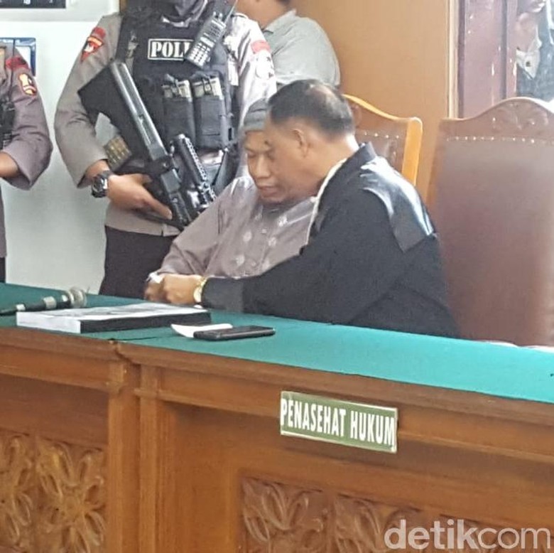Teka-teki Secarik Kertas Pembelaan Aman Abdurrahman Teka-teki Secarik Kertas Pembelaan Aman Abdurrahman