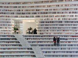 Kerennya Perpustakaan di China yang Mirip Stasiun Luar Angkasa