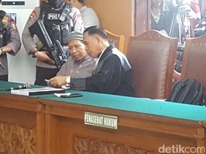 Secarik Kertas dari Kantong Aman Abdurrahman Usai Dituntut Mati