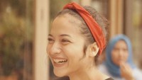 Istri dari Chicco Jerikho ini memang makin terlihat cantik. Siapa sangka ternyata Putri Marino memegang secangkir kopi yang terlihat nikmat. Foto: Instagram @putrimarino
