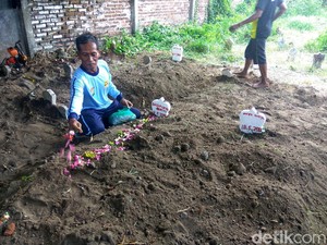 Tiga Jenazah Bomber Surabaya Rencananya Dimakamkan Hari ini