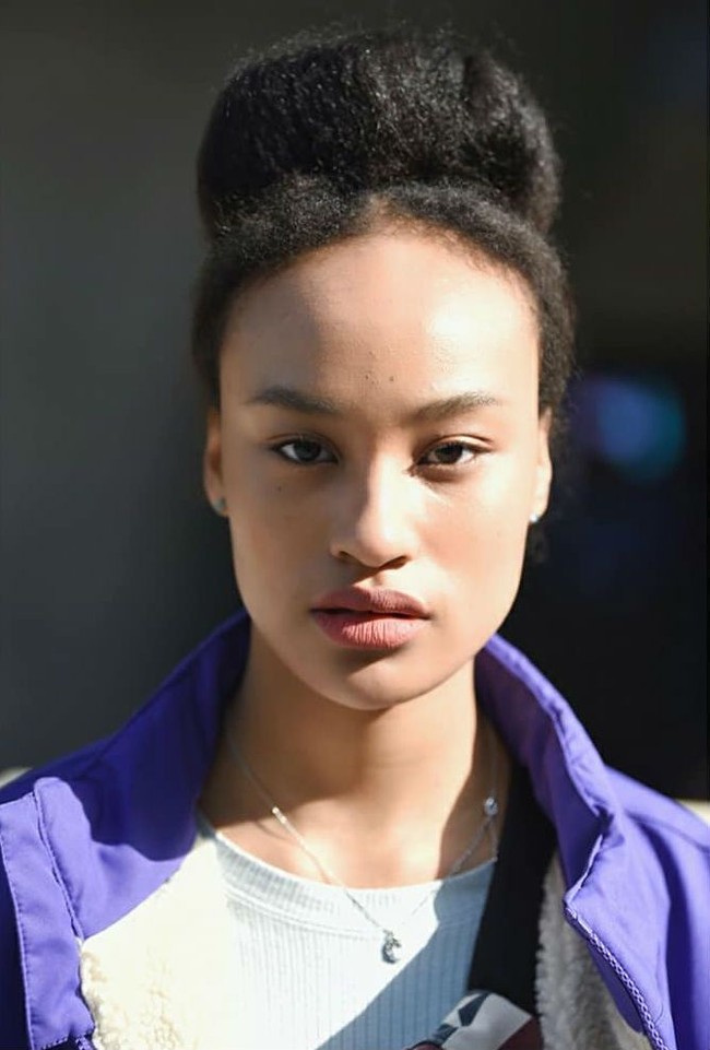 Dari gaya girl next door, sporty, tomboi sampai feminin, Bae Yoo Jin tetap tampil memukau layaknya model profesional. Foto: Instagram/@bae_0430