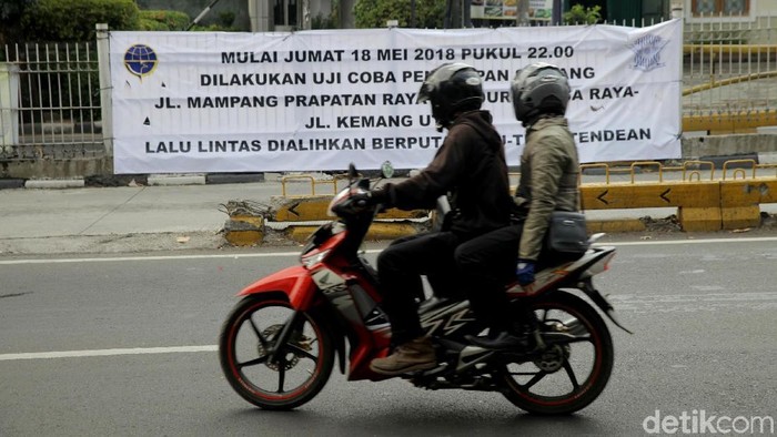 Polisi: 3 Simpang Mampang Prapatan Ditutup untuk Urai Macet