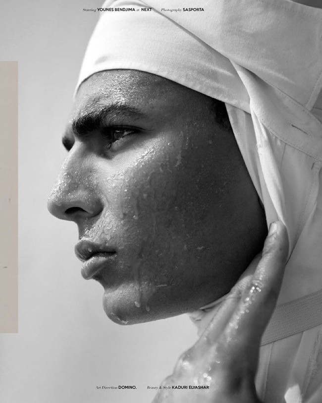 Younes lahir sebagai muslim dan tinggal di Aljazair, Afrika Utara semasa kecil. Kemudian kedua orangtuanya bercerai. Ibunya pindah ke Prancis, sementara ayahnya ke New York, Amerika Serikat.  Foto: Instagram