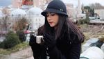 Lihat Nih Gaya 10 Artis Cantik Kalau Sedang Minum Kopi!