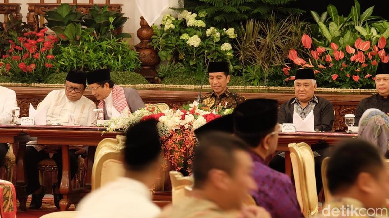 Jokowi Undang Menteri hingga Pimpinan Lembaga Buka Puasa 