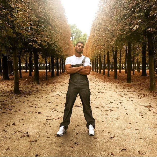 Nggak hanya beda usia, tapi juga beda agama dengan Kourtney. Namun keduanya saling menghormati agama masing-masing.  Foto: Instagram