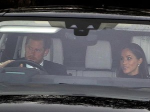 So Sweet, Sebelum Nikah Pangeran Harry Ajarkan Meghan Nyetir
