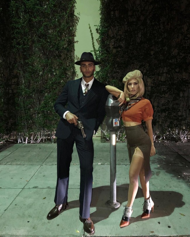 Younes dan Kourtney mulai kencan pada Oktober 2017. Keduanya terhubung dengan cara yang unik. Younes adalah teman Sophia Ritchie yang merupakan kekasih Scott Disick. Scott Disick adalah mantan kekasih Kourtney.  Foto: Instagram