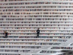Kerennya Perpustakaan di China yang Mirip Stasiun Luar Angkasa