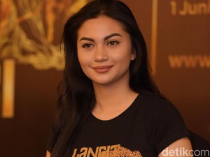 Ariel Tatum Ulang Tahun ke-22, Rayakan dengan Nonton Guns N Roses