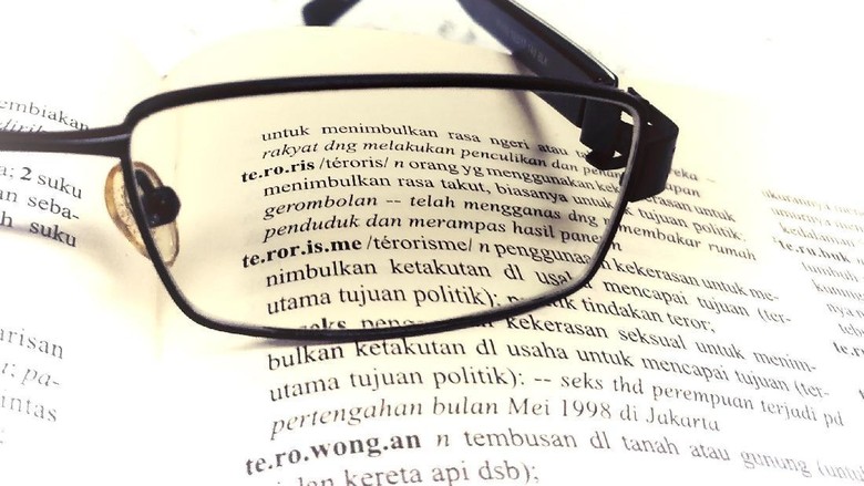 Mengembalikan Radikalisme ke Rumah Bahasa Mengembalikan Radikalisme ke Rumah Bahasa