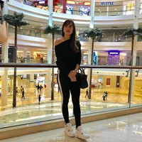 Wanita berambut lurus ini juga kerap kali mengunggah berbagai aktivitasnya di Instagram mulai dari olahraga hingga potret kesehariannya bersama teman-teman. Foto: Instagram @manuputtybellaetrix