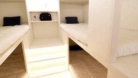 Desain yang disediakan oleh Airbus menunjukkan barisan tempat tidur bertingkat di kedua sisi koridor. Gambar mock-up juga menunjukkan ruang besar untuk keluarga, perawatan medis atau ruang sosial. Istimewa/Ndtv.