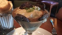 Daging dan kentang tumbuh disajikan di dalam gelas es krim? Yakin mau makan? Istimewa/Boredpanda.