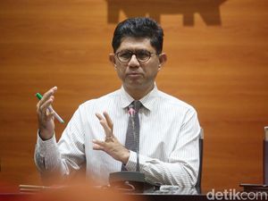 Diduga Rugikan Negara Rp 5,8 T, Bupati Kotim Juga Terima Mobil Mewah
