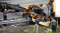 43 lainnya mengalami luka-luka dan beberapa diantaranya mengalami kritis. REUTERS/Mike Segar.