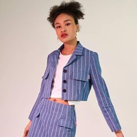 Bae Yoo Jin lahir dari seorang ayah berdarah Nigeria dan ibu yang merupakan keturunan Korea Selatan. Di usia 16 tahun, ia sudah debut menjadi model. Foto: Instagram/@bae_0430