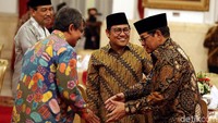 Menteri hingga pimpinan lembaga negara hadir dalam buka puasa bersama.