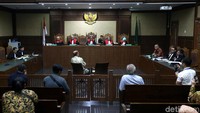 Sebelumnya, jaksa penuntut KPK mendakwa Bimanesh karena merintangi penyidikan KPK atas Setya Novanto dalam kasus dugaan korupsi proyek e-KTP.