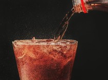Apakah Minum Soda Bisa Mencegah Kehamilan? Ini Faktanya