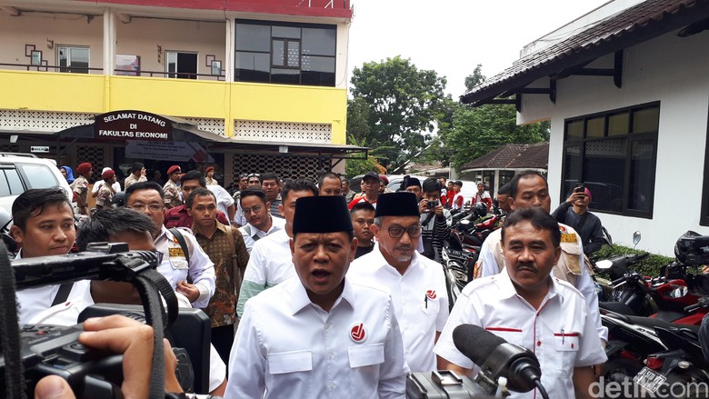Beda Sendiri! Quick Count LKPI Menangkan Sudrajat-Syaikhu Beda Sendiri! Quick Count LKPI Menangkan Sudrajat-Syaikhu