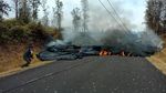 Ngeri! Lava Gunung Kilauea Membakar Jalan