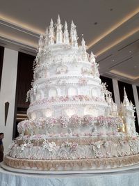 Meriahkan Royal Wedding Cakery di Indonesia Ini Bikin Cake Istana Megah 5 Meter!