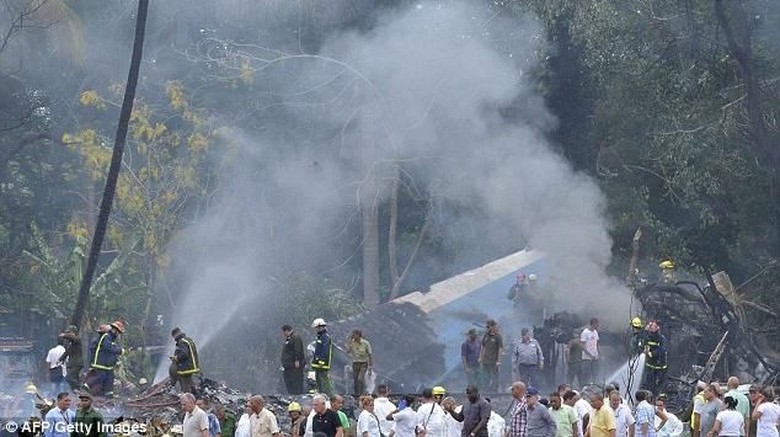 Tiga Orang Berhasil Selamat dalam Kecelakaan Pesawat di Havana Tiga Orang Berhasil Selamat dalam Kecelakaan Pesawat di Havana