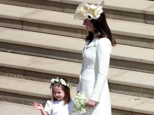 Kate Middleton Nyentrik Bertopi Unik di Pernikahan Pangeran Harry