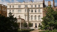 Clarence House yang berdiri di samping St Jamess Place dahulu merupakan tempat tinggal Ratu Elizabeth dari tahun 1953 hingga 2002. Royal.uk/Istimewa.