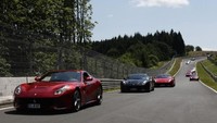 Mulai dari pabrikan Korea seperti Hyundai sampai Porche melakukan hal tersebut. Foto: Pool (Carbuzz)