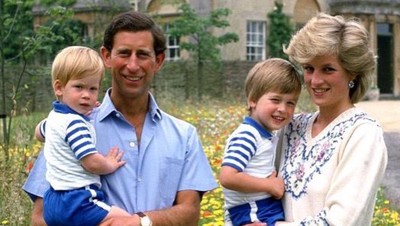 Kenangan Indah Pangeran Harry Saat Masih Kecil Bersama Keluarga