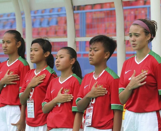 Portia mencuri atensi setelah tampil di ajang Piala AFF U-16 di Palembang. Namun, sayangnya Timnas harus kalah dari Laos dengan skor akhir 0-2. Foto: Instagram/@portia.fischer