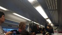 Suasana dalam kereta menuju Windsor.
