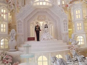Megah Bak Istana, Ini 10 Detail Dummy Kue Pengantin Pangeran Harry Buatan Cakery Indonesia