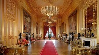 Titik utama istana ini berada di Grand Reception Room. Ruangan tersebut terlihat megah sekali dengan lantai dansa yang dihiasi lampu gantung. Foto: royalcollection.co.uk